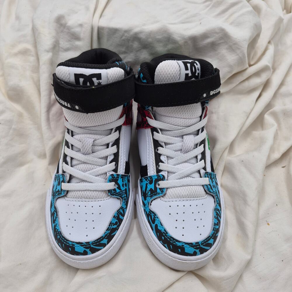 NEW Kids DC Kids Pure High-Top EV Skate Shoes black, blue, and red boys size 13